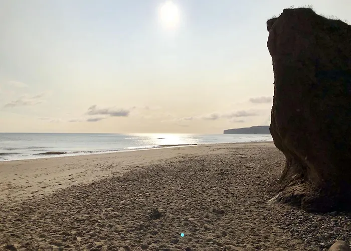 Ocean Breeze - Part Of The The Bay Village With Pool, Gym And Direct Access, Pub, Restaurant, Tennis And Meadows Walks * Filey