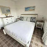 Ocean Breeze - Part Of The The Bay Village With Pool, Gym And Direct Access, Pub, Restaurant, Tennis And Meadows Walks *