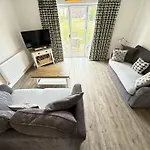 Ocean Breeze - Part Of The The Bay Village With Pool, Gym And Direct Access, Pub, Restaurant, Tennis And Meadows Walks