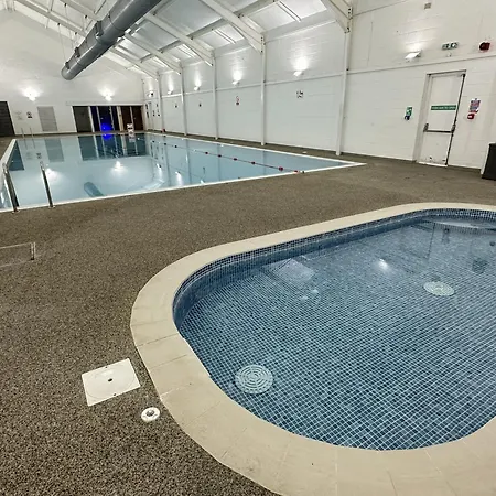 Ocean Breeze - Part Of The The Bay Village With Pool, Gym And Direct Access, Pub, Restaurant, Tennis And Meadows Walks