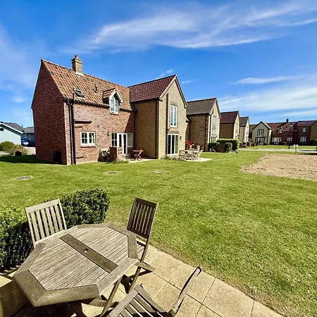 Tatil Evi Ocean Breeze - Part Of The The Bay Village With Pool, Gym And Direct Access, Pub, Restaurant, Tennis And Meadows Walks Filey