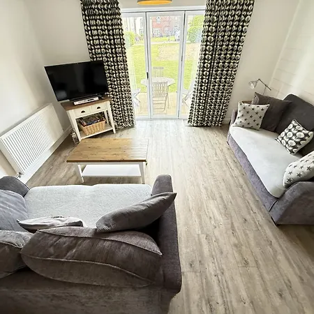 Ocean Breeze - Part Of The The Bay Village With Pool, Gym And Direct Access, Pub, Restaurant, Tennis And Meadows Walks