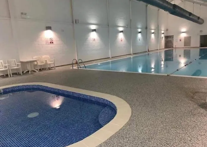 Ocean Breeze - Part Of The The Bay Village With Pool, Gym And Direct Access, Pub, Restaurant, Tennis And Meadows Walks Filey