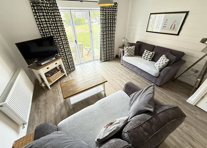 Ocean Breeze - Part Of The The Bay Village With Pool, Gym And Direct Access, Pub, Restaurant, Tennis And Meadows Walks Ferienhaus Filey