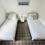 Ocean Breeze - Part Of The The Bay Village With Pool, Gym And Direct Access, Pub, Restaurant, Tennis And Meadows Walks * Файли